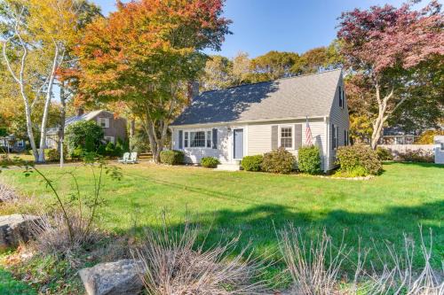 Bike to Private Beach: Cape Cod Escape w/Sunroom