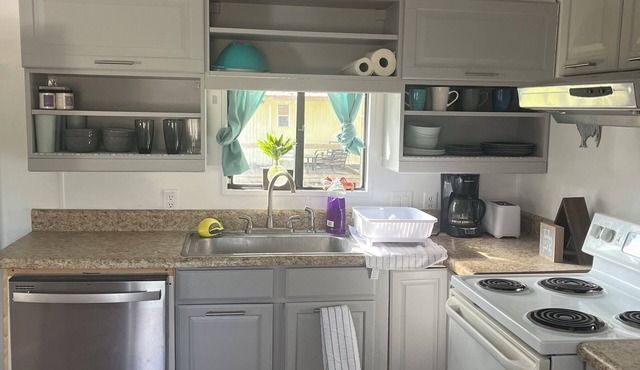 BIKE WEEK -JEEP WEEK Charming 2-bedroom mobile home in DeLeon Sprgs w/ WiFi, AC