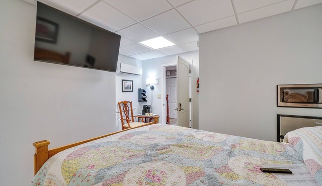 Biker-Friendly Etowah Retreat w/Mountain Views!