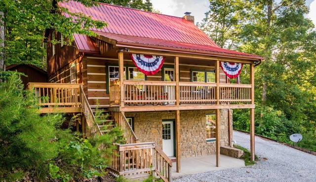 Biker’s Retreat | Bike Barn, Hot Tub & Near State Park 4BR, 3BA