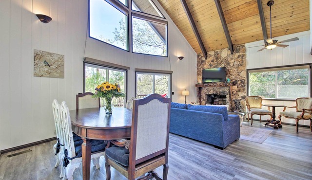 Bikes + Game Room: Lovely Lake Arrowhead Home!