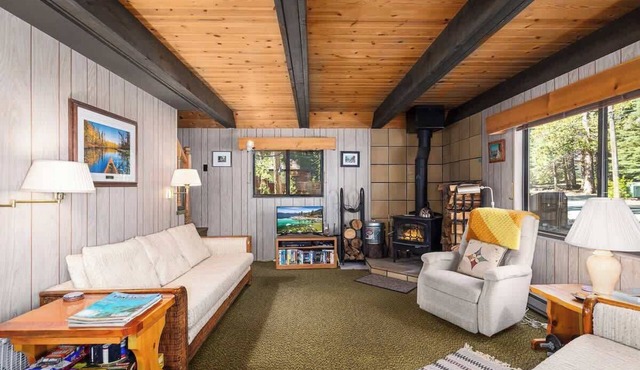 Bikes + Kayak Avail! Authentic Cabin in Friendly West Shore - "Mirthwood Den"
