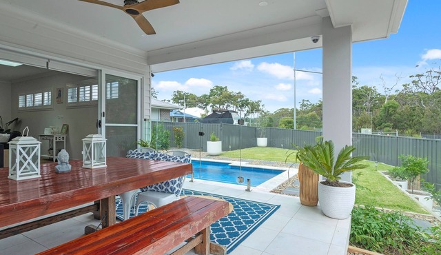 Bikinis & Martinis - Jervis Bay