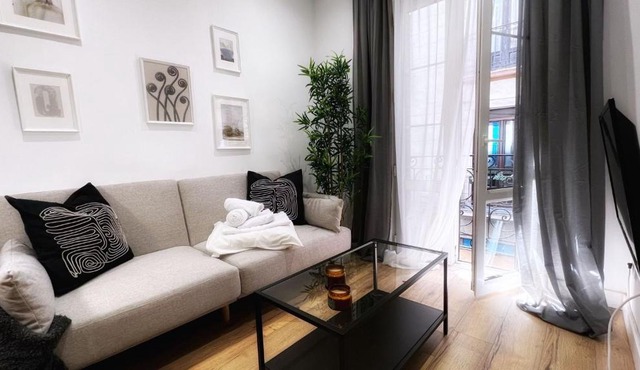 Bilbao Ronda apartamento con balcón Casco Viejo