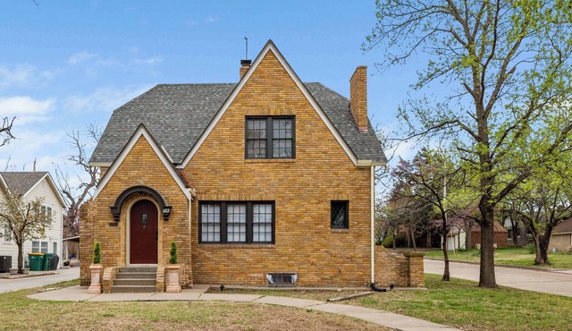 Bilbos Cottage 3 bed 2 and a half bath home in College Hill