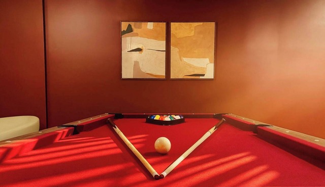 Billiards, Patio, Parking