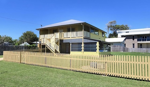 Billys Beach House, Elliott heads