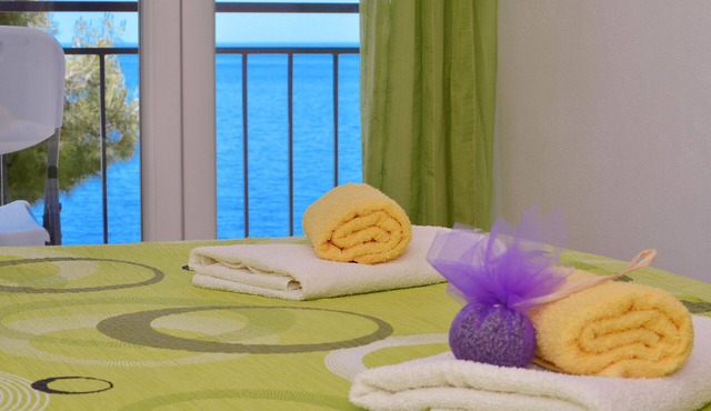 BILO 2 with 2 bedrooms & 2 bathrooms, sea view, only 30 m from the beach