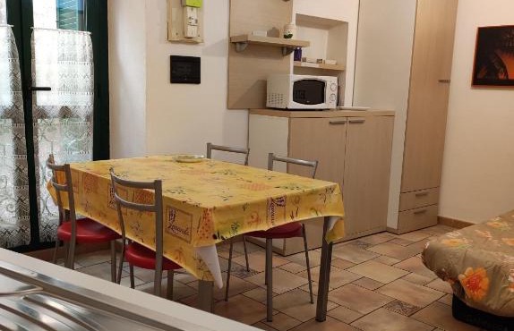 BILOCALE NELLA VECCHIA CITTA' DI MENTONE