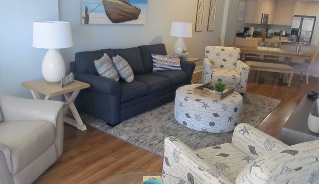 BILOXI SEA BREEZE CONDO - ON the Beach - Short Walk to Great Restaurants!