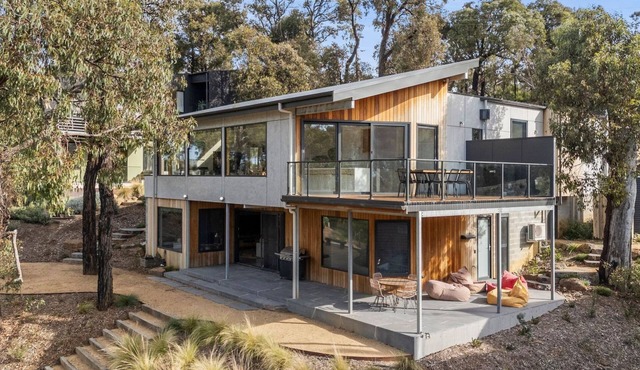 Bimbadeen Bliss - Escape to an extraordinary holiday house in Fairhaven