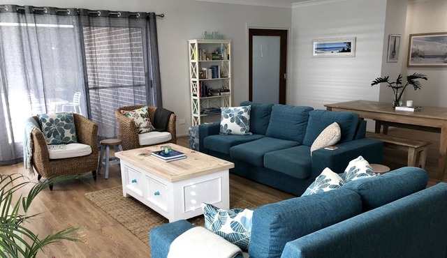 Bimbala Dolphin Point- 4 bedroom coastal home