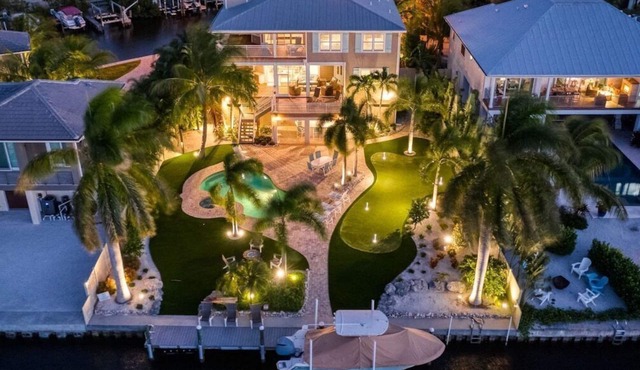 Bimini Bay Breeze: Canal Front | Close to Beach and Pine St. | Pool/Spa |