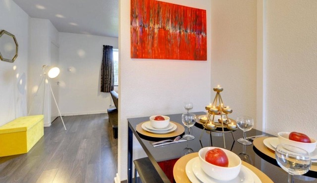 Binley Cottage Coventry - Elegant 3 Bedroom House