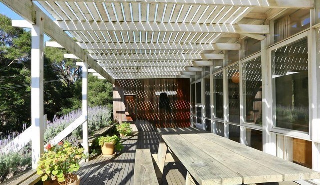 Binyara Cottage: 4 BR, 2 BA House in Postsea, Sleeps 9