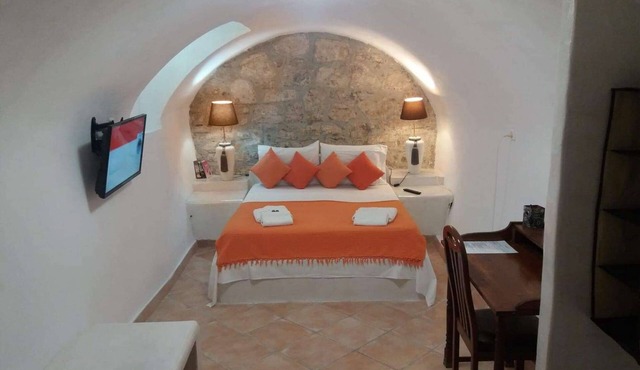 Bio-climatic Cave Studio with private terrace