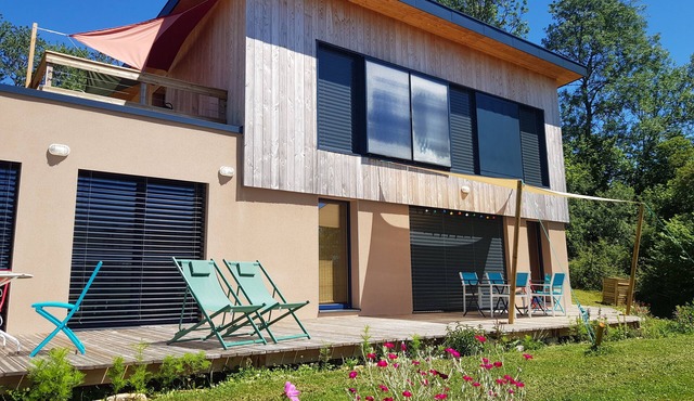 Bioclimatic cottage Jura