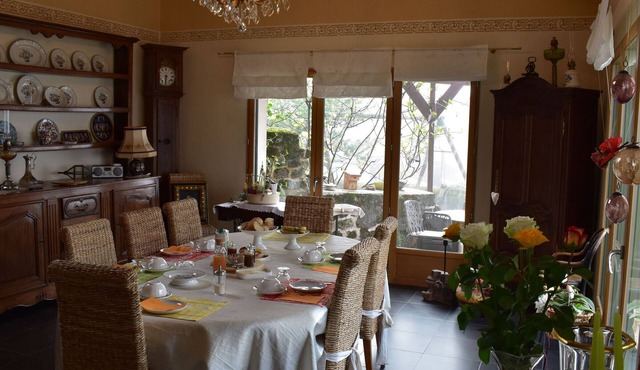 Bioclimatic house with view of the Meuse