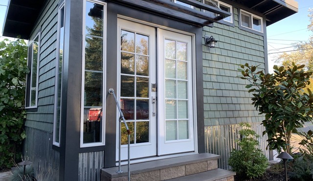 Birch Bay Beach Cabana - a tiny oasis close to everything at the Bay. Pets OK