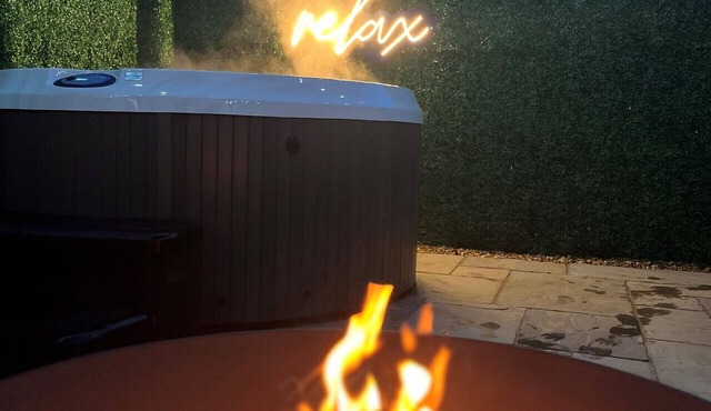 Birch Cottage with private Jacuzzi