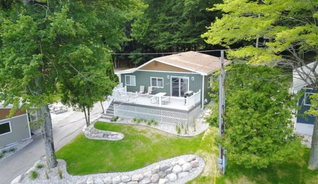 BIRCH - Grace Landing Cottages With Stunning Sunsets Over Hamlin Lake