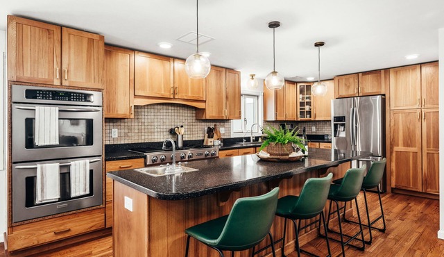 Birch House-Family friendly home with shared beach