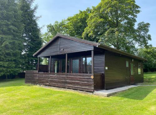 Birch Lodge 17 with Hot Tub