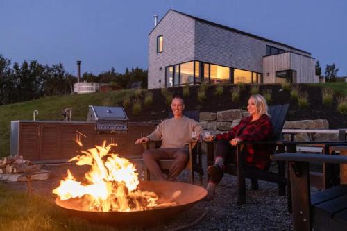 Birch - Luxury Oceanview Cottage with Hot Tub & Private Beach Access near Cabot Trail