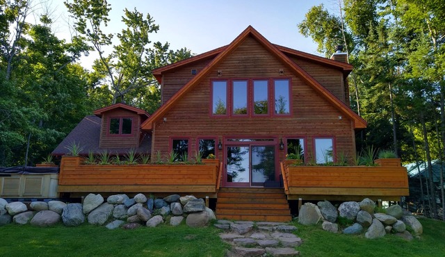 Birch Point Rendezvous on Lake Superior with Hot Tub