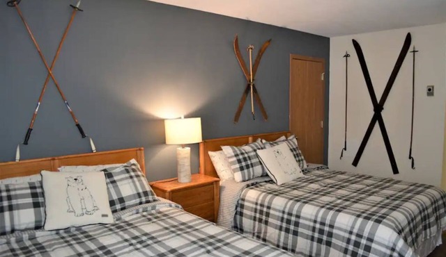 Birch Point Resort Condo #20 - Nelson Lake, Hayward