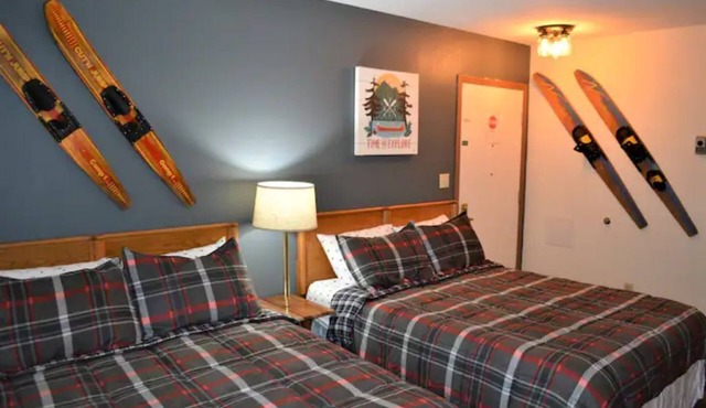 Birch Point Resort Condo #21 - Nelson Lake, Hayward