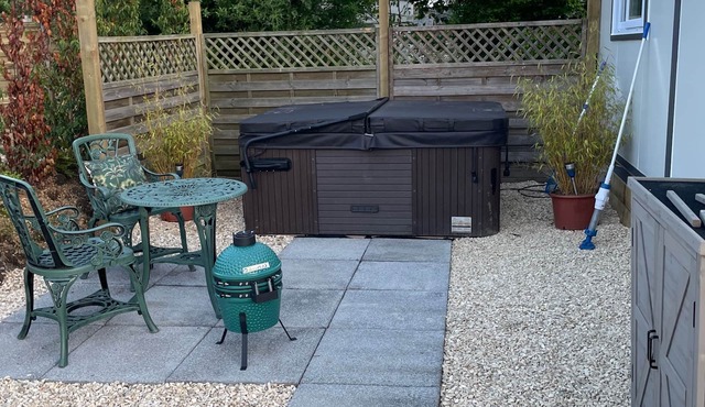 Birch Tree Lodge, Sleeps 4, Set in 3 Acres