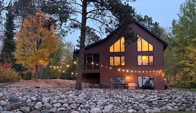 ~Birchbark Hideaway~ ON WYNNE LAKE!