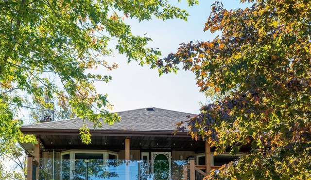Birchwood Beach House - Lakeview Full House