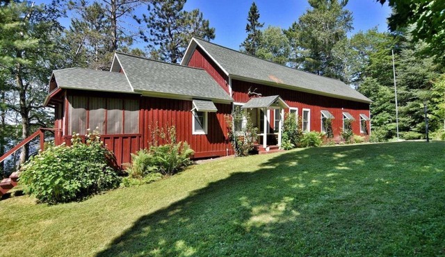 Birchwood Cabin on Dells Lake between Clam Lake and Lake Namakagon