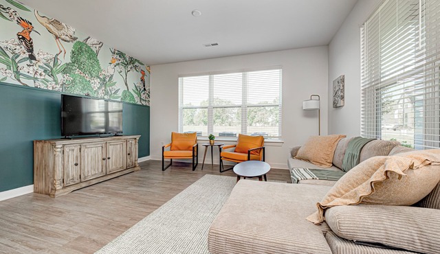 BIRD SANCTUARY - KING BED/QUEEN BED