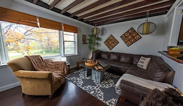 Bird-watching haven in Dundas Ontario