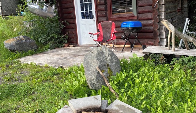 Birdhouse Cabin Rental LLC/Near Girdwood or Anchorage