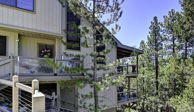 Birdhouse of Munds Park with Hot Tub, & 5 Bdrms!