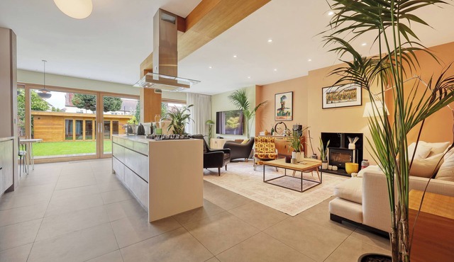 Birdies Nest | Golf-Side Retreat in Wanstead, Perfect London Getaway