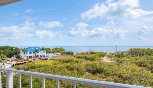 Birds Eye Loft Perched Above the Marina 1BR 1BA 5413