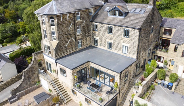 Birds Nest, Romantic getaway with stunning views