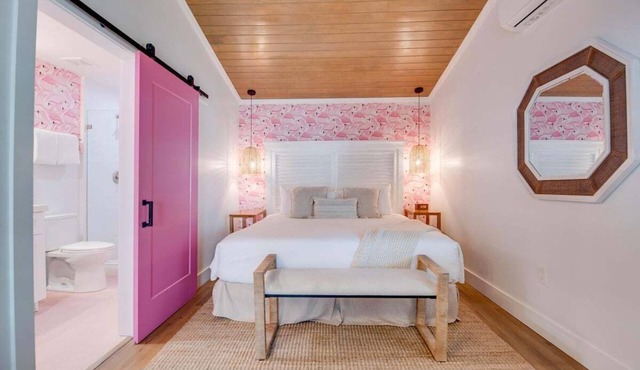 Birds of a Feather at Custom House Inn | Perfect S