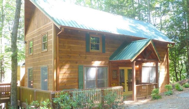 Birdsong, Blue Ridge Retreat. Quiet cabin on the river. 6 miles from Blue Ridge
