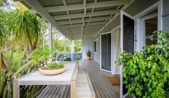 "Birdsong Cottage"nStroll to Macmasters Beach