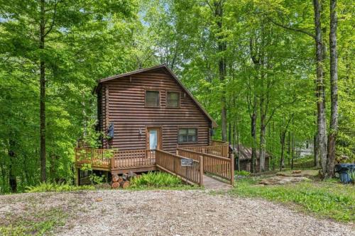 Birdsong- Hot Tub, Game Room, Firepit, WiFi