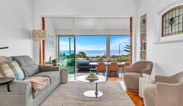 Birdy Beach House - An Idyllic Oceanfront Lifestyle