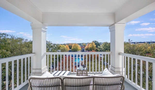 Birkdale Lookout Elevator Shop-Eat-Work-Play