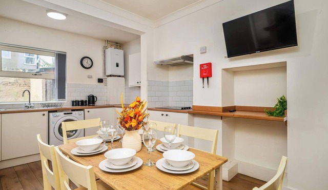 Birkenhead Haven – Sleeps 14, Family & Group Stay