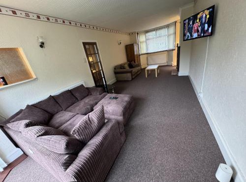 Birmingham Blissful Retreat - 3 Bedrooms